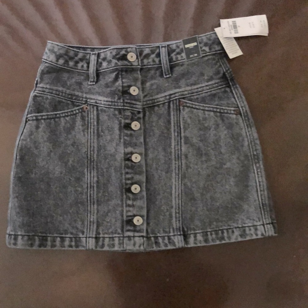Women’s Mid Rise Skirt